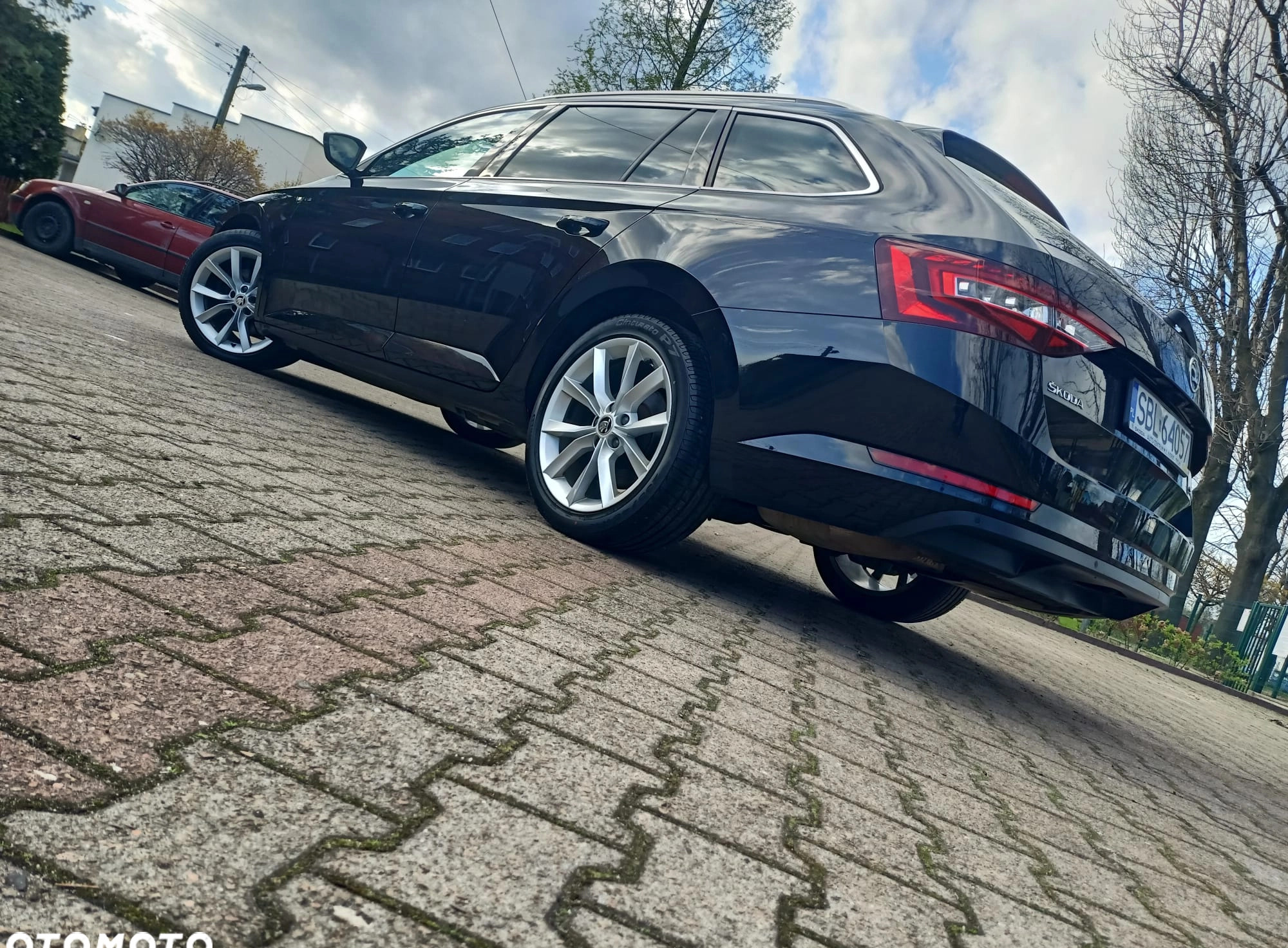 Skoda Superb cena 87900 przebieg: 190000, rok produkcji 2018 z Grybów małe 742